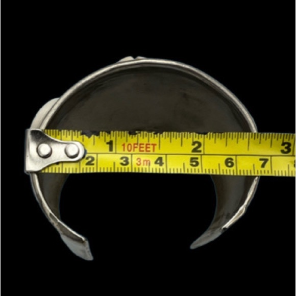 Wide Band Silver Cowrie Shell Bangle Bracelet - Picture 9 of 9